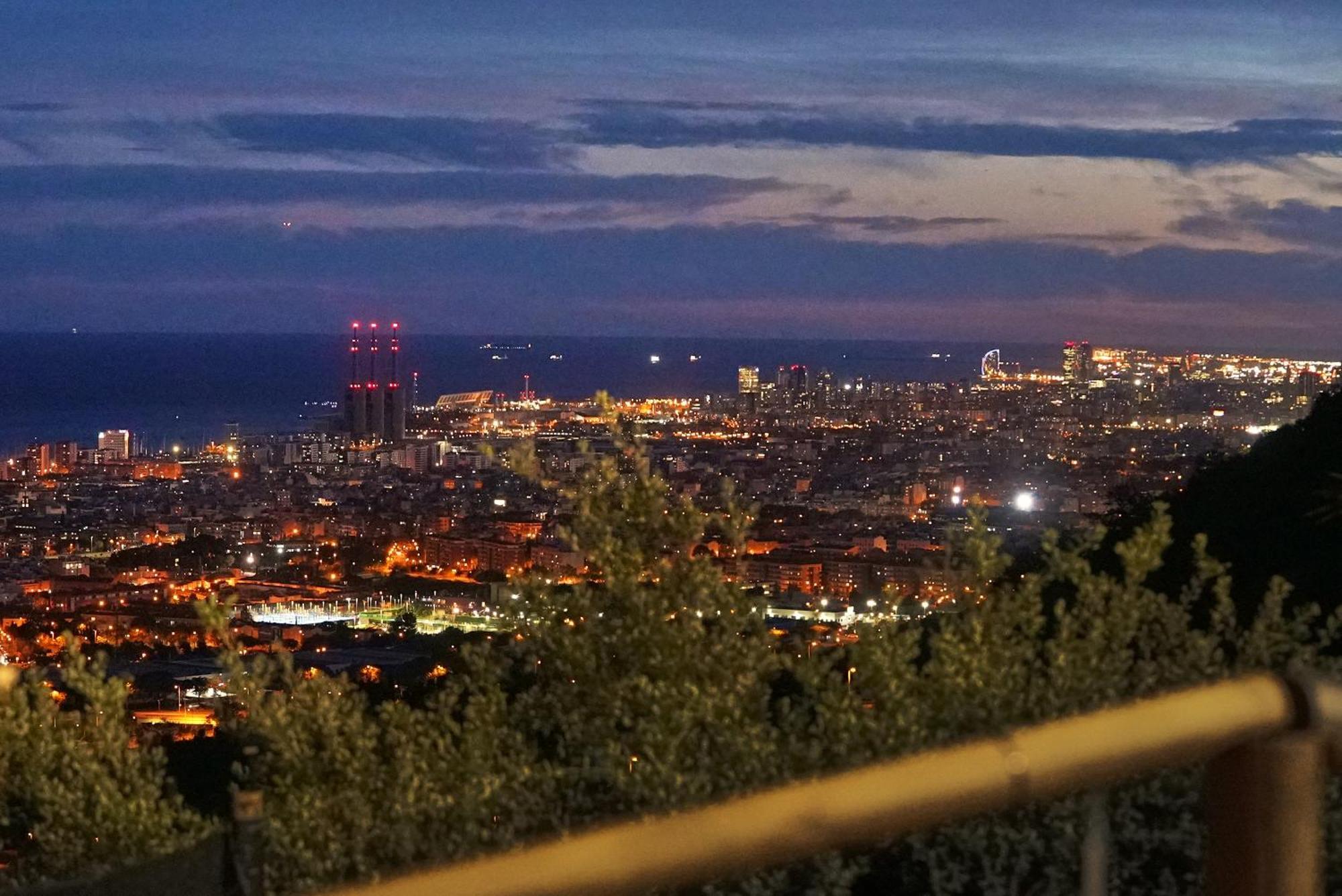 Villa Aaa View Private Terrace Outdoor Heated Hot Tub Family Fun Badalona Exterior foto